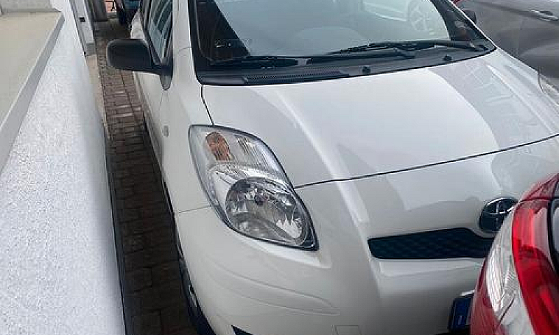 Toyota Yaris 1.0 5 P...