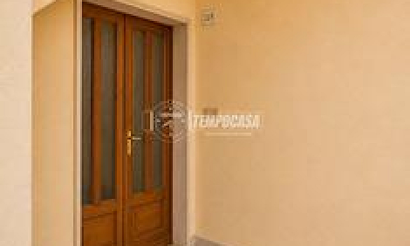 Casa Di Corte Con Po...
