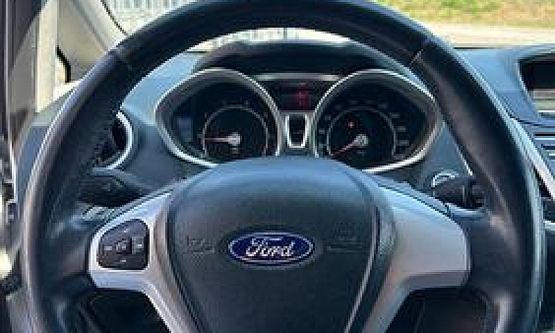 Ford Fiesta 1.4 5 Po...