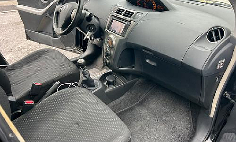 Toyota Yaris 1.3 Ben...