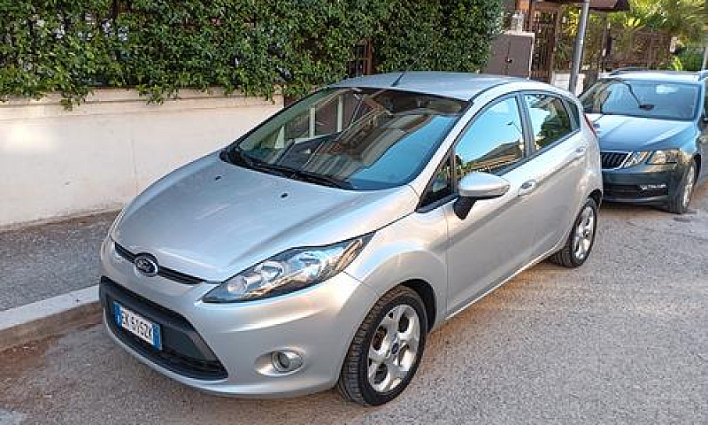 Ford Fiesta 6ª Serie...