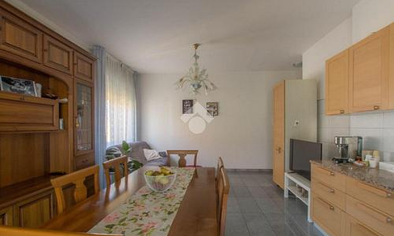 3 Locali A Soliera...