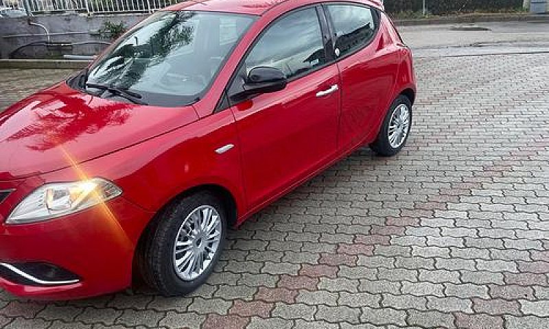 Lancia Ypsilon 1.2 6...