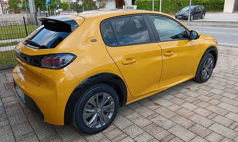 Peugeot 208E 136 Cv ...