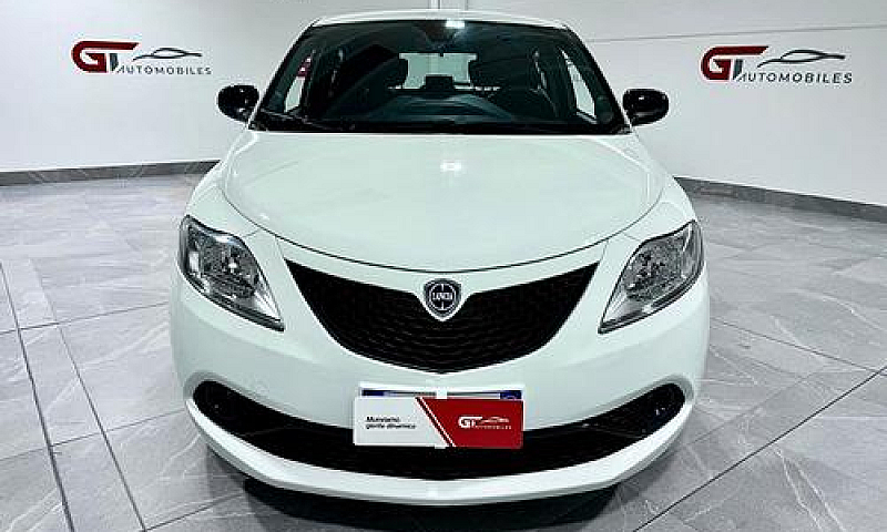 Lancia Ypsilon 1.2 6...