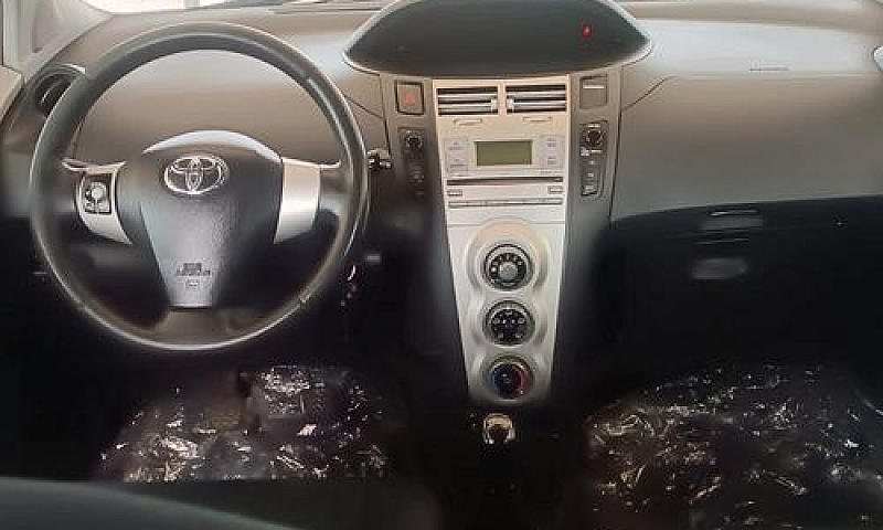 Toyota Yaris 1.0 Sol...
