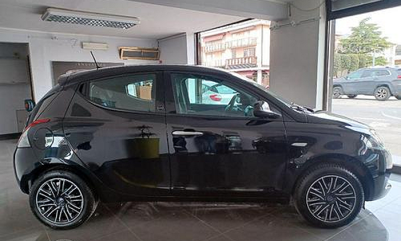 Lancia - Ypsilon - 1...
