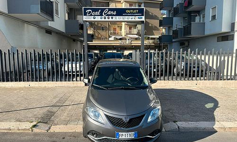 Lancia Ypsilon 1.3 M...