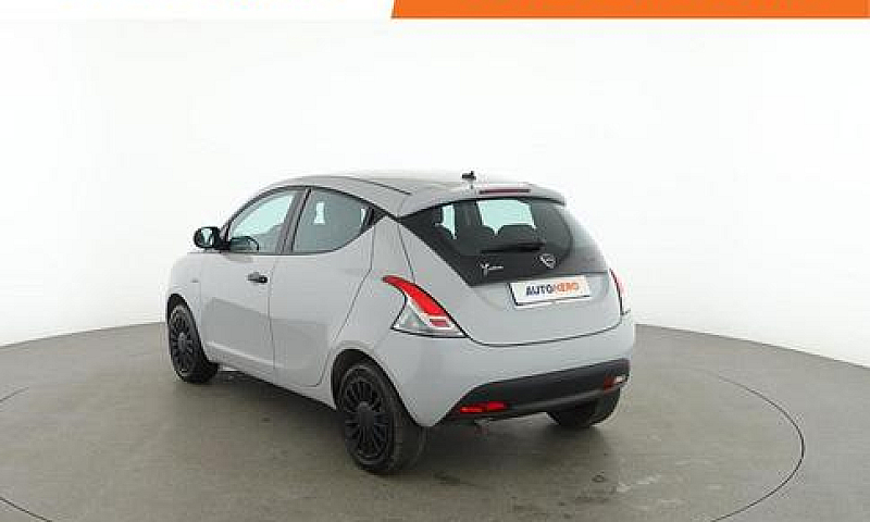 Lancia Ypsilon Fh460...