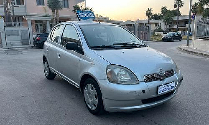 Toyota Yaris 1.0 Ben...