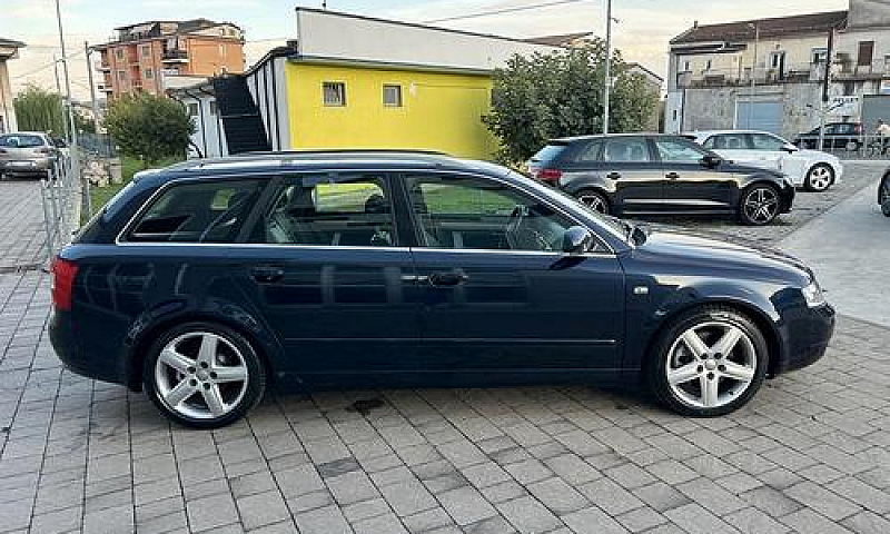 Audi A4 Avant 2.5 V6...