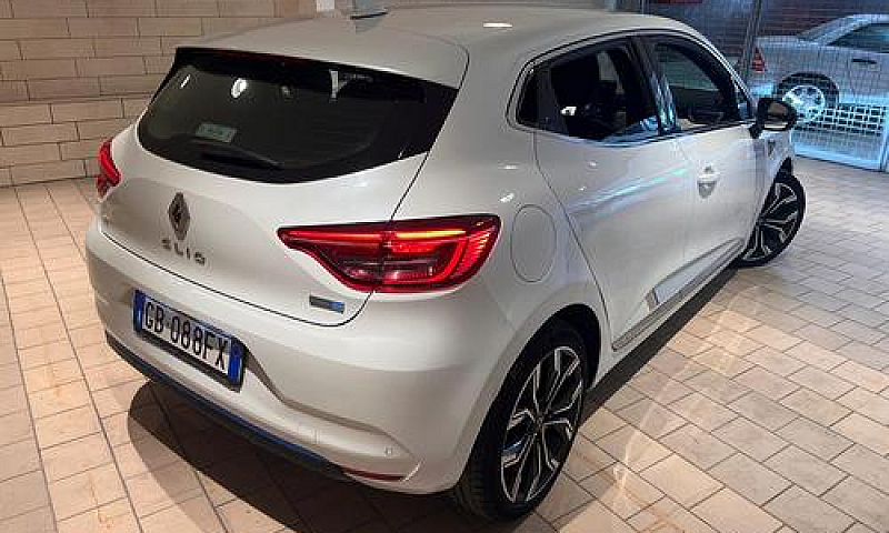 Renault Clio Full Hy...