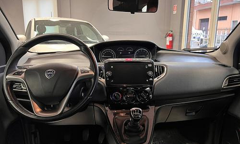 Lancia Ypsilon 1.0 F...