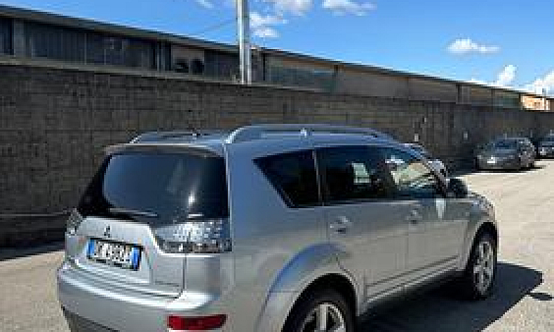 Mitsubishi Outlander...