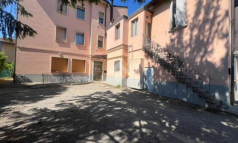 Palazzina A Budrio...
