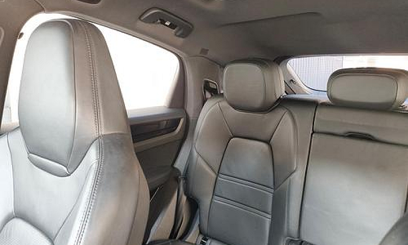Porsche Cayenne Coup...