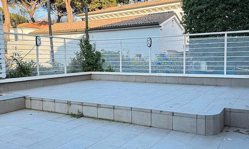 Porzione Di Villa Le...