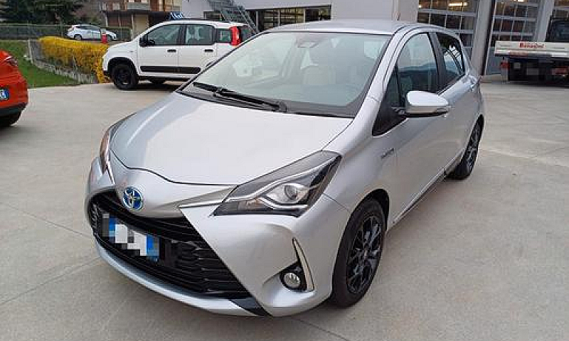Toyota Yaris 1.5 Hyb...