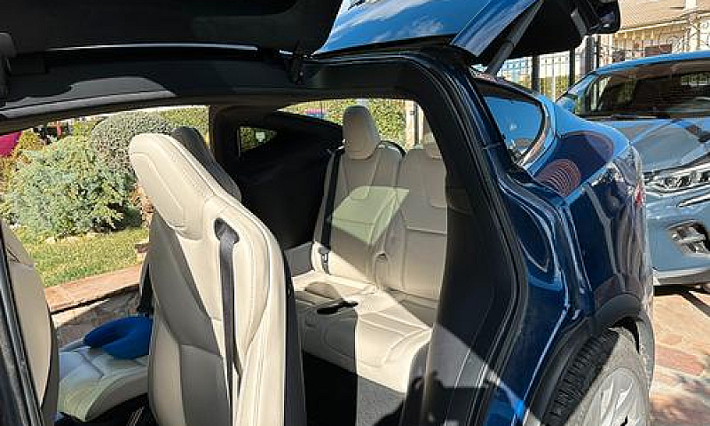 Tesla Model X...