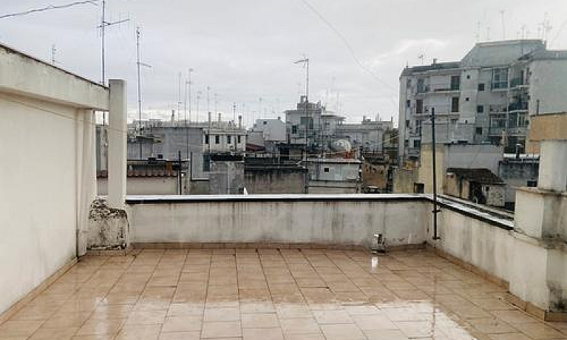Triggiano- Via Cesar...