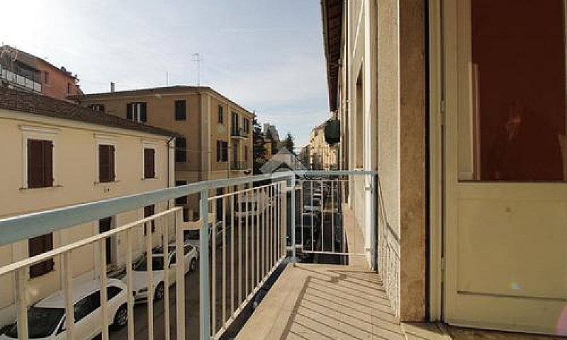 3 Locali A Terni...