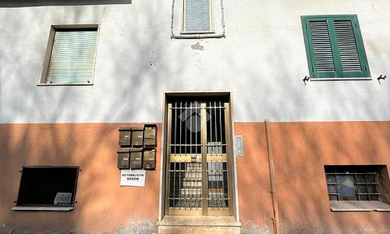 4 Locali A Farnese...
