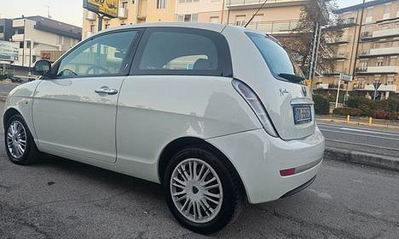 Lancia Ypsilon 1.2 A...