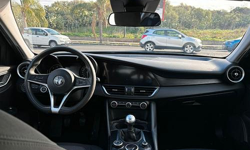Alfa Romeo Giulia 2....