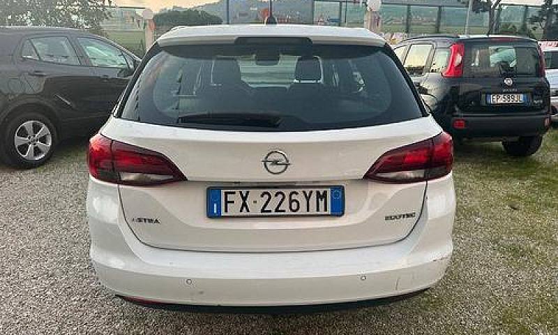 Opel Astra 1.4 Turbo...