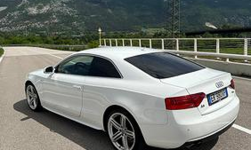 Audi A5 Coupe...