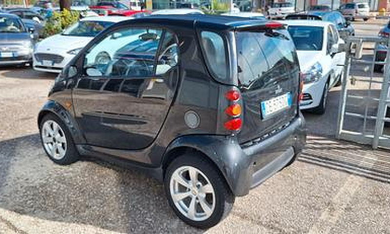 Smart Fowtwo 800 Cdi...