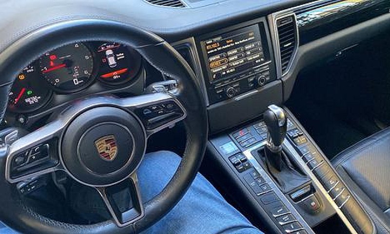 Porsche Macan - 2015...
