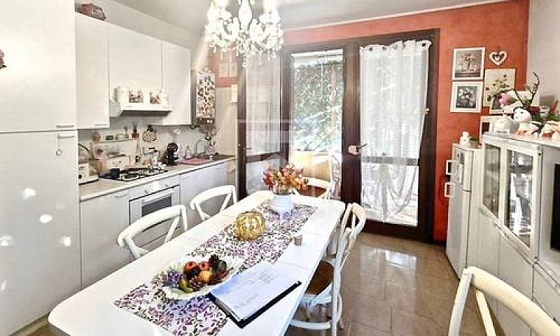 Appartamento - Desen...