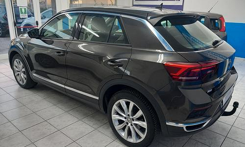 Volkswagen T-Roc Ann...