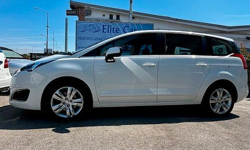 Peugeot 5008 1.6 Blu...