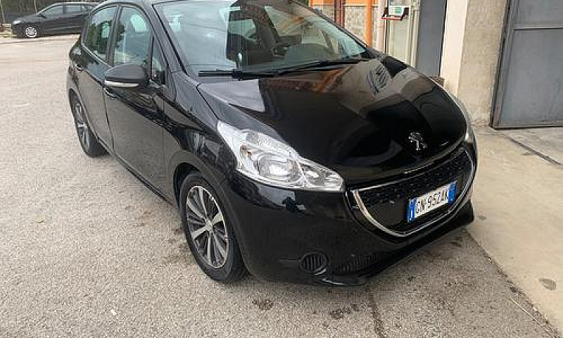 Peugeot 208 1.4 Hdi ...