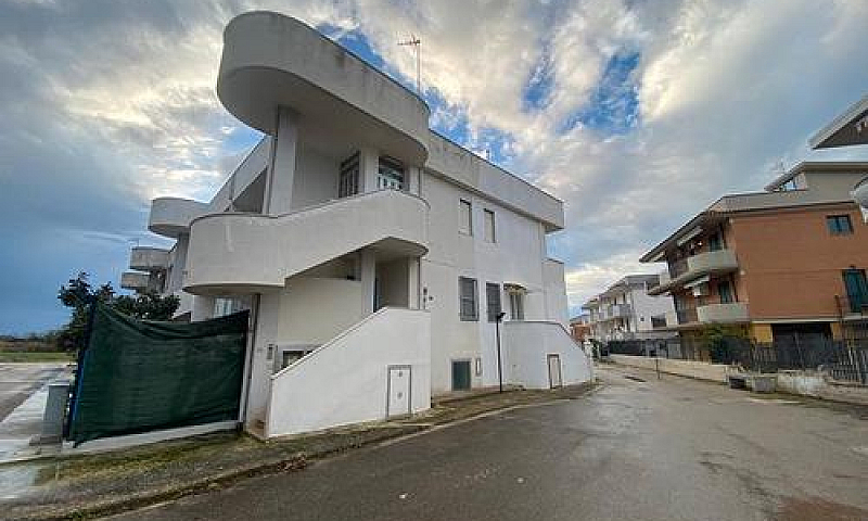 Marina Di Chieuti (F...