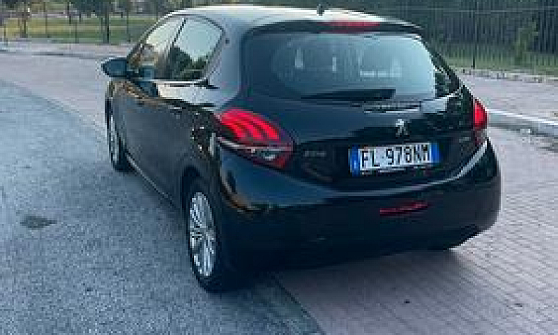 Peugeot 208 Puretech...