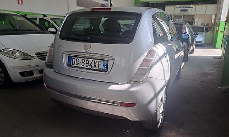 Lancia Ypsilon 1.2...