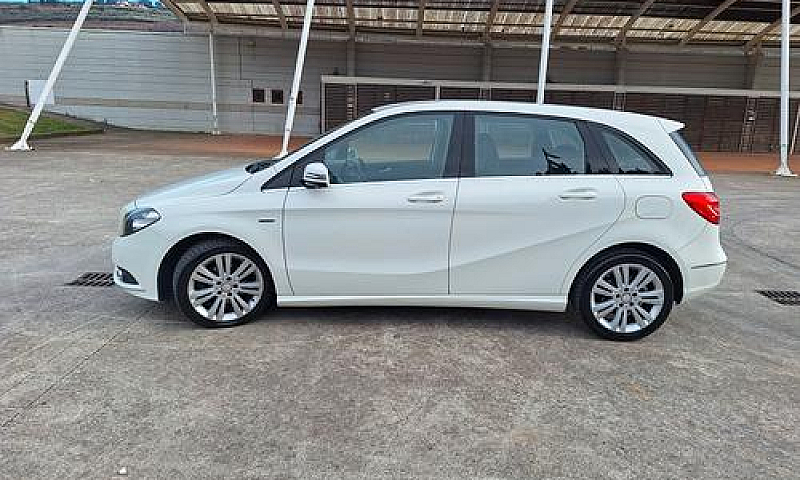 Mercedes-Benz B 180 ...