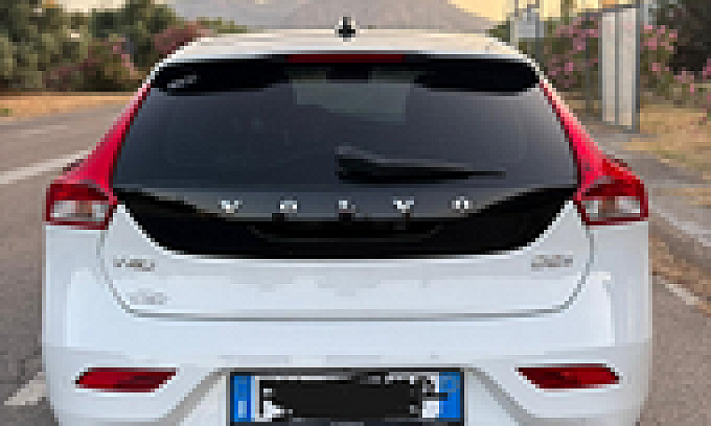 Volvo V40 2.0 D2 R-D...