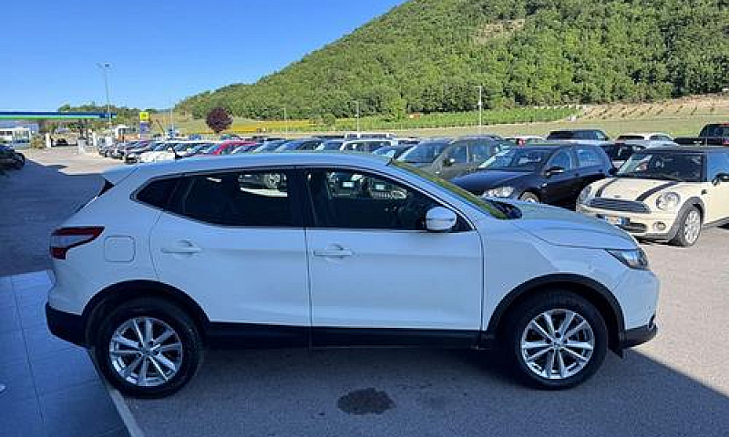 Nissan Qashqai 1.5 D...