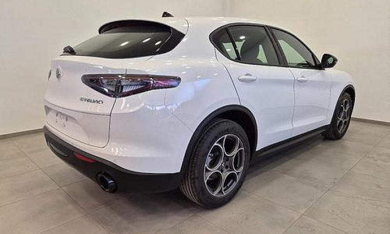 Alfa Romeo Stelvio 2...