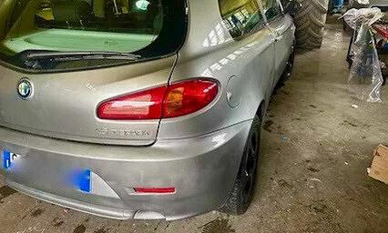 Alfa Romeo 147 1.6 1...