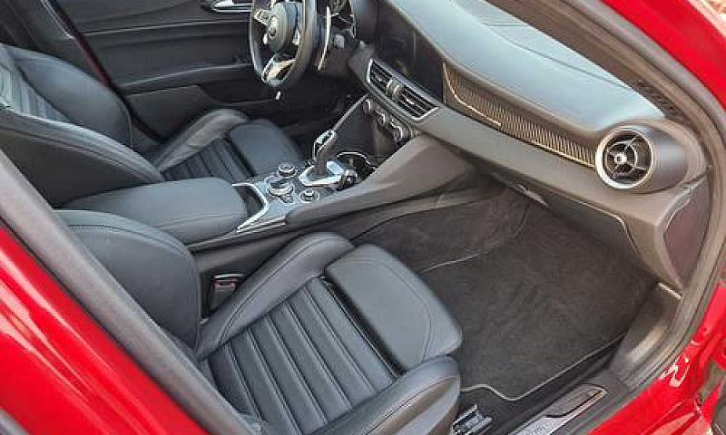Alfa Romeo Giulia 2....