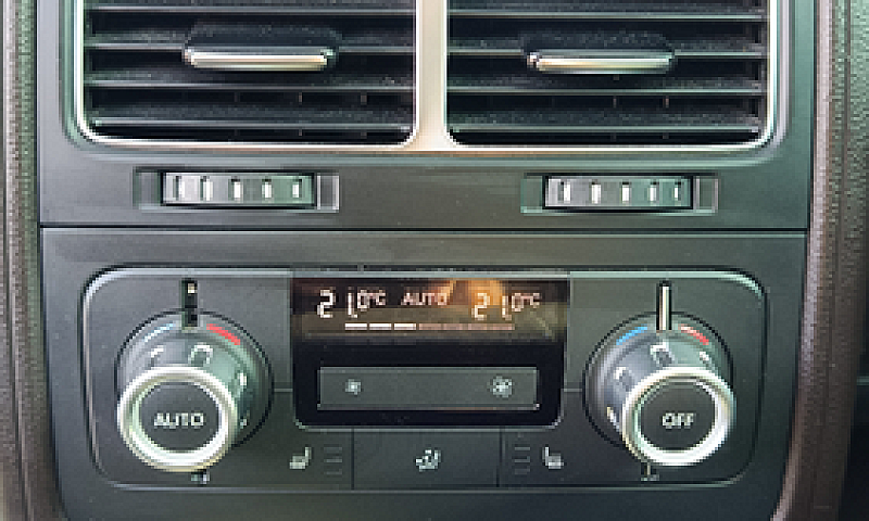 Volkswagen Touareg 3...