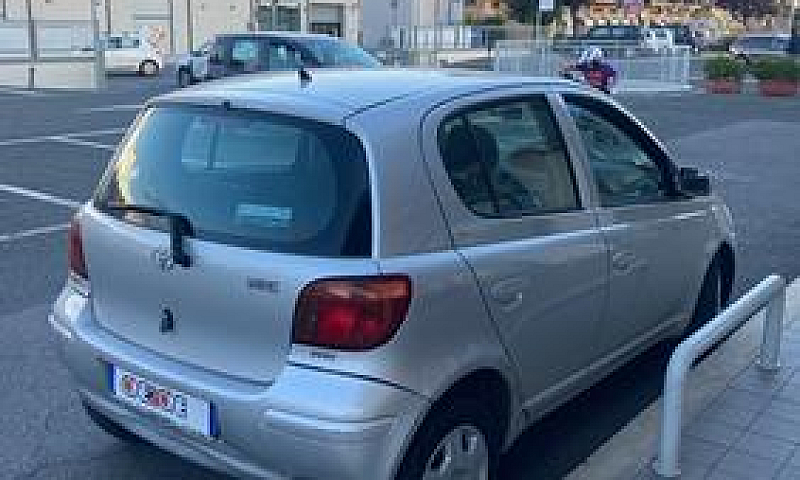 Toyota Yaris 1.3 5 P...
