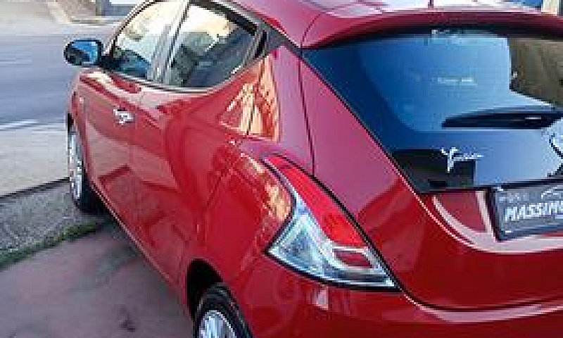 Lancia Ypsilon 1.2 6...