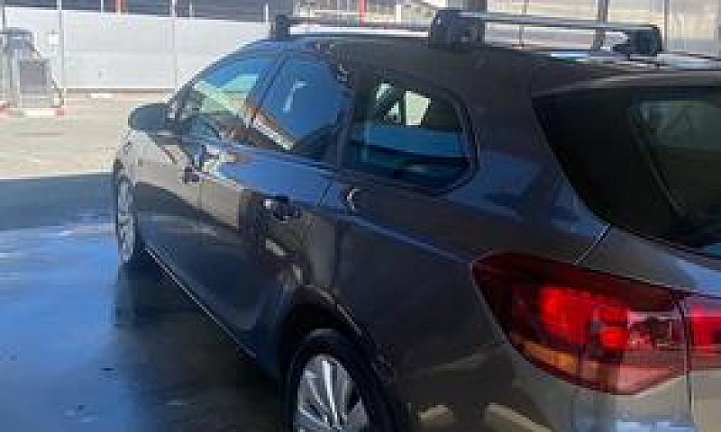 Opel Astra 2011...