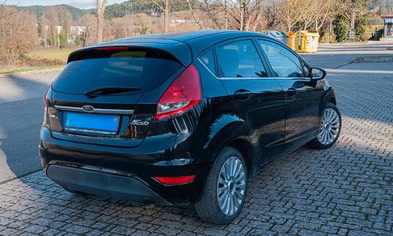Ford Fiesta 6ª Serie...